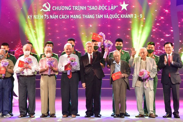 Chương trình “Sao Độc lập” kỷ niệm 75 năm Cách mạng Tháng Tám - Anh 4