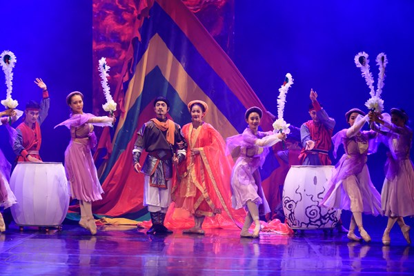 Khen - chê​​​​​​​ với “Ballet Kiều” - Anh 1