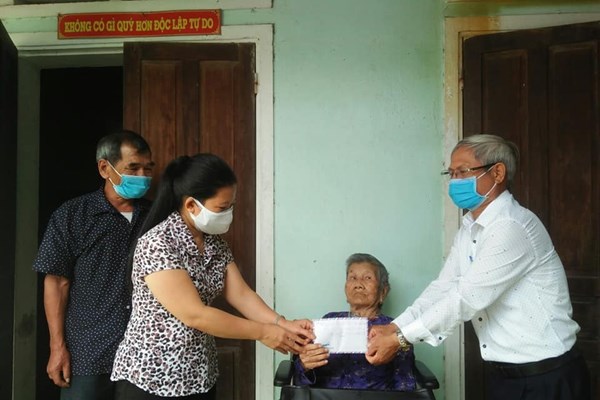 Những tấm lòng của nhiều Mẹ VNAH với phòng, chống dịch - Anh 1
