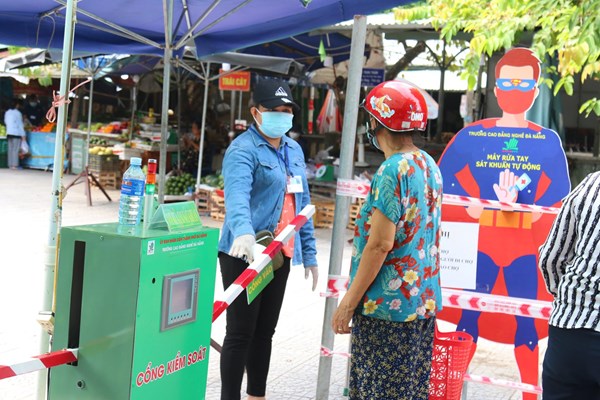 Đà Nẵng: Thử nghiệm cổng kiểm soát lượt người thông minh - Anh 1