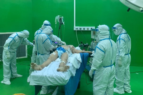 BN 93 tuổi tử vong, sáng 23.8 không có ca nhiễm mới Covid-19 - Anh 1