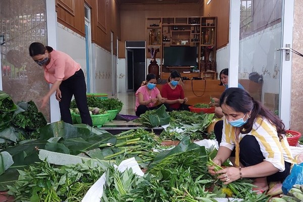 “Hướng về đồng bằng” với gần 9 tấn rau củ quả... - Anh 1