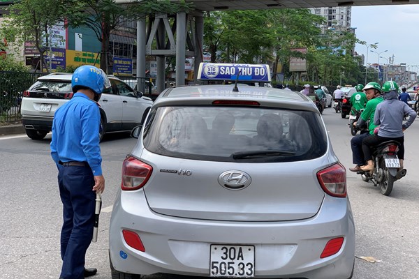 Hà Nội tăng cường đảm bảo trật tự an toàn giao thông trong kỳ nghỉ 2/9 và 10/10 - Anh 5