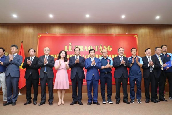 HLV Park Hang-seo vinh dự nhận Huân chương Lao động hạng Nhì - Anh 4