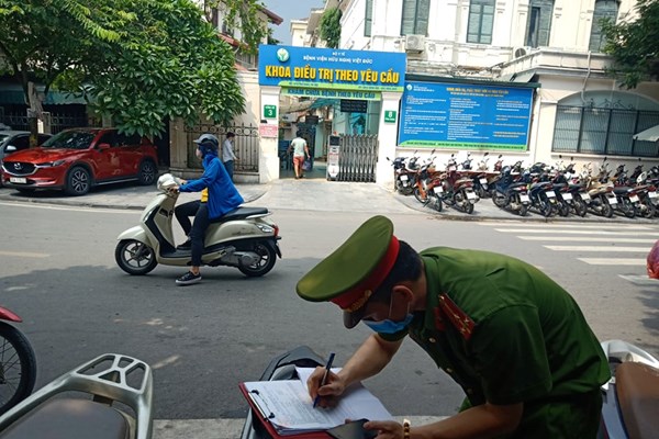 Hà Nội: Khảo sát lắp camera an ninh quanh Bệnh viện Việt Đức để ngăn chặn nạn “cò mồi” - Anh 1