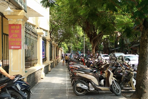 Hà Nội: Khảo sát lắp camera an ninh quanh Bệnh viện Việt Đức để ngăn chặn nạn “cò mồi” - Anh 2