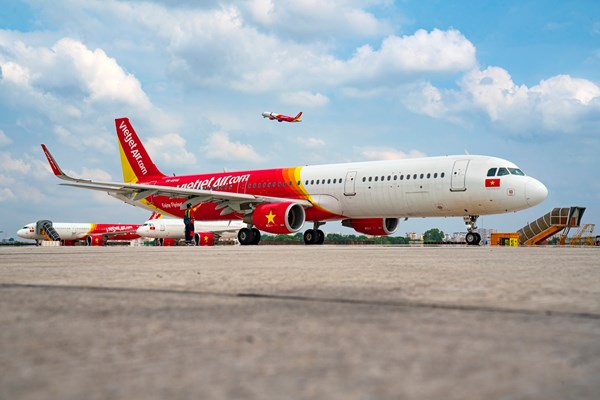 Tưng bừng mừng Quốc khánh, Vietjet “bắt tay” Vinpearl tung ưu đãi cực khủng - Anh 2