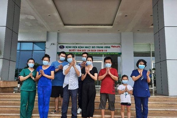 Thêm 4 ca mắc mới Covid-19 đều nhập cảnh từ nước ngoài - Anh 1