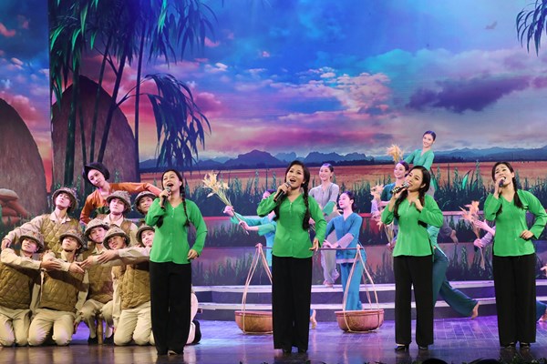 Chương trình nghệ thuật đặc biệt Tổ quốc tôi chưa đẹp thế bao giờ: Tự hào theo dặm dài đất nước - Anh 18
