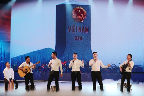 Chương trình nghệ thuật đặc biệt Tổ quốc tôi chưa đẹp thế bao giờ: Tự hào theo dặm dài đất nước - Anh 14