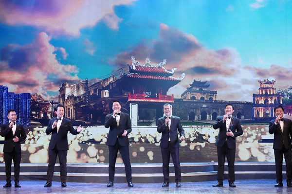 Chương trình nghệ thuật đặc biệt Tổ quốc tôi chưa đẹp thế bao giờ: Tự hào theo dặm dài đất nước - Anh 16
