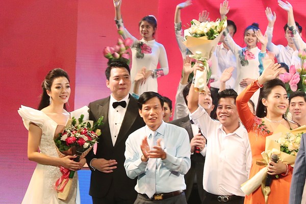 Chương trình nghệ thuật đặc biệt Tổ quốc tôi chưa đẹp thế bao giờ: Tự hào theo dặm dài đất nước - Anh 4