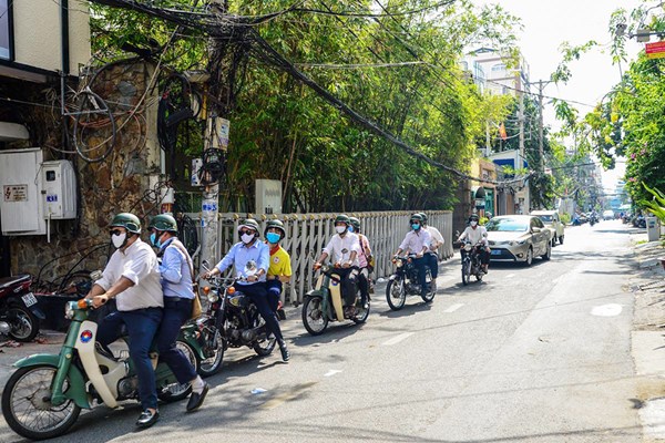 Kéo du khách đến “vùng an toàn” - Anh 1