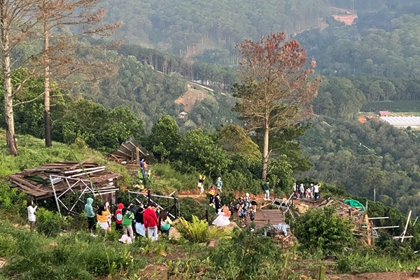 Phản ánh tiếp điểm du lịch “săn mây” TP Đà Lạt (Lâm Đồng): Cưỡng chế tháo dỡ vẫn thu tiền đón khách - Anh 1