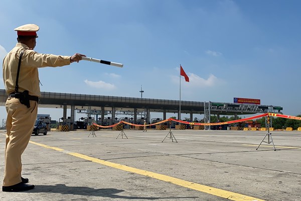Hà Nội: Mạnh tay xử lý các trường hợp sử dụng rượu, bia khi điều khiển phương tiện giao thông - Anh 9