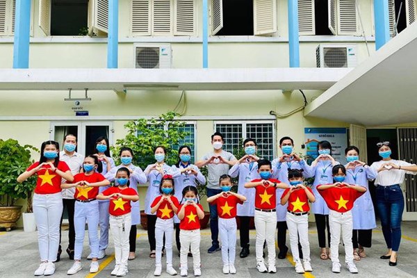 MV Thiên thần quanh đây ngợi ca tinh thần chống dịch - Anh 1