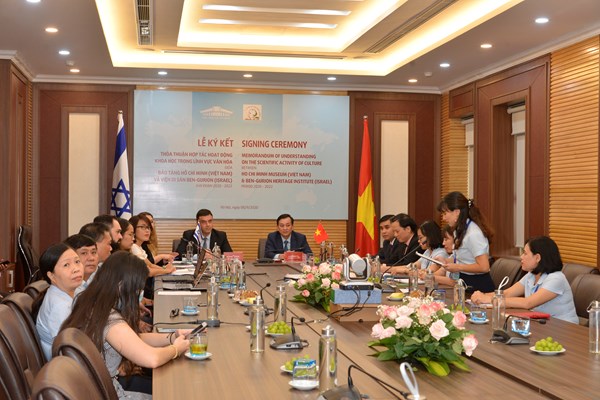Bảo tàng Hồ Chí Minh ký kết hợp tác với Viện Di sản Ben Gurion (Israel) - Anh 1