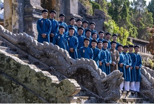 Chủ tịch CLB Áo dài Việt Nam: Công chức Huế mặc áo dài là hình ảnh đẹp, sao lại phản ứng? - Anh 1