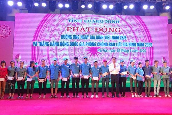 Mô hình điểm góp phần giảm thiểu bạo lực gia đình - Anh 1