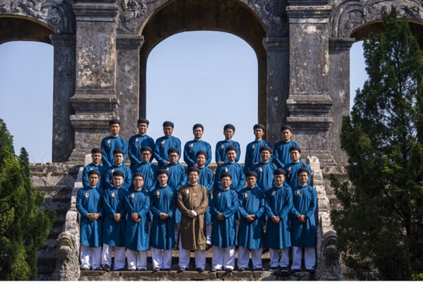 Huế không dùng ngân sách cho việc may áo dài của cán bộ Sở - Anh 1