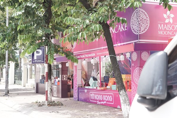 Khi vỉa hè dành cho... bánh Trung thu - Anh 12