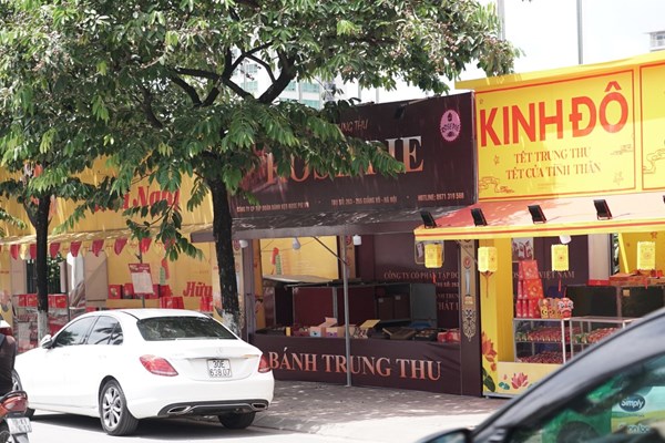 Khi vỉa hè dành cho... bánh Trung thu - Anh 5