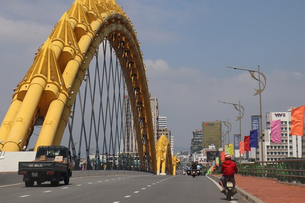 Du lịch Đà Nẵng tìm lộ trình phát triển bền vững - Anh 1