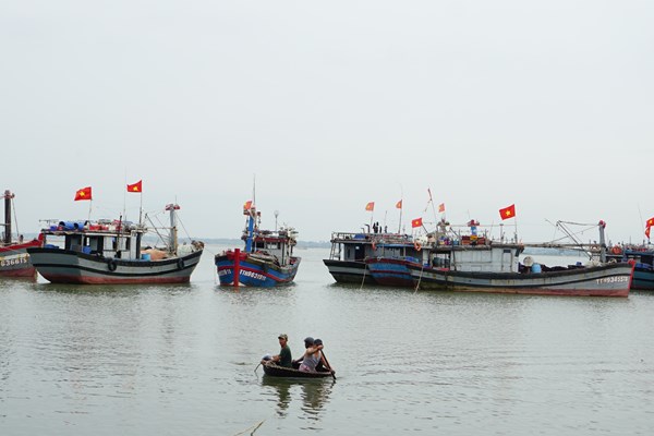 TT-Huế: Lên phương án chi tiết, chủ động ứng phó bão số 5 - Anh 1