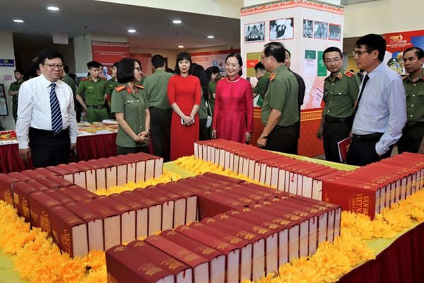 Bộ Công an trao giải vòng sơ khảo cuộc thi “Đại sứ Văn hóa đọc năm 2020” - Anh 2