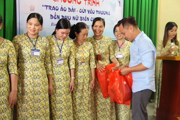 Gửi yêu thương đến phụ nữ biên cương - Anh 2