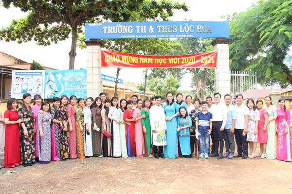 Gửi yêu thương đến phụ nữ biên cương - Anh 1