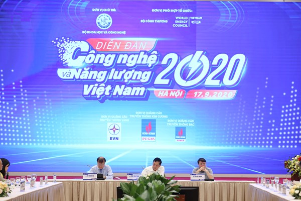 Đồng bộ hệ thống chính sách tạo đà phát triển công nghệ và năng lượng - Anh 1