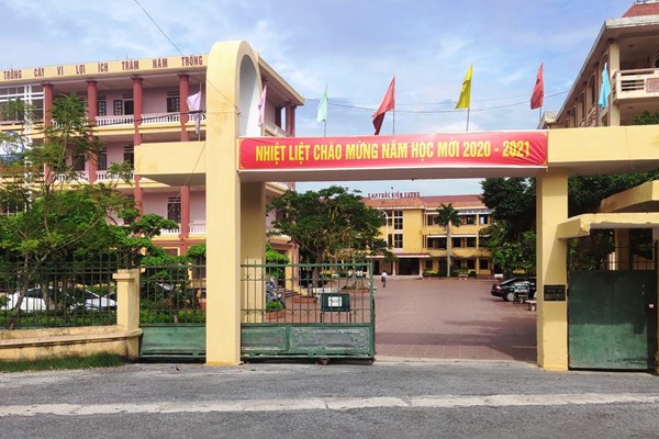 Về clip học sinh bị bảo vệ đánh dã man trong sân trường:  Nhà trường chưa nói hết sự thật! - Anh 1