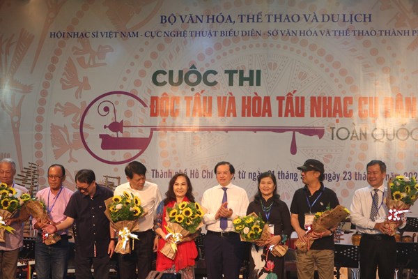Cuộc thi độc tấu và hòa tấu nhạc cụ dân tộc toàn quốc năm 2020 tại TP.HCM - Anh 1