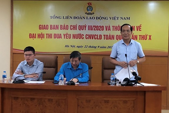 Đề xuất duy trì thẻ BHYT cho người lao động gặp khó khăn do Covid-19 - Anh 1