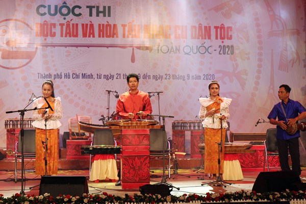 Thi “Độc tấu và Hòa tấu nhạc cụ dân tộc toàn quốc 2020”: Phô diễn tinh hoa âm nhạc truyền thống - Anh 4