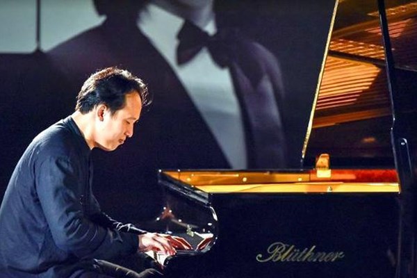 Thêm một nghệ sĩ piano quốc tế “đi để trở về “ - Anh 1