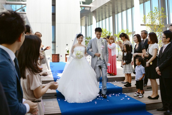 Nhật Bản “giải cứu” kết hôn muộn - Anh 1