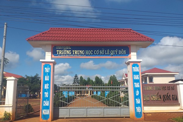 Trường Trung học cơ sở (THCS) Lê Quý Đôn (Gia Lai): Trực đánh trống cũng bắt phụ huynh đóng tiền hằng năm - Anh 1
