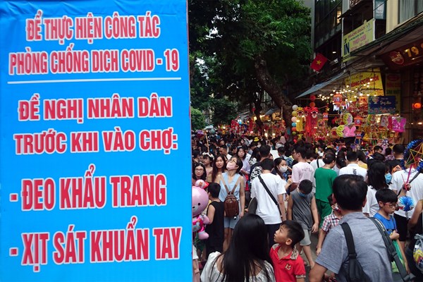 Hà Nội: Phố hàng Mã nhộn nhịp trước Tết Trung Thu - Anh 2