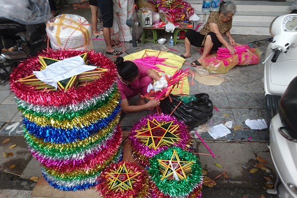 Hà Nội: Phố hàng Mã nhộn nhịp trước Tết Trung Thu - Anh 7