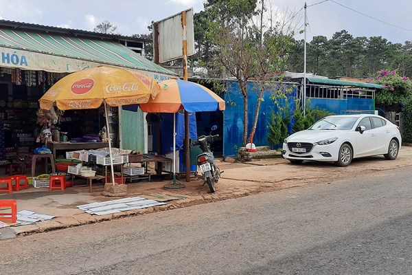 Những người giữ rừng làm nhà ở... trên đất rừng? - Anh 1