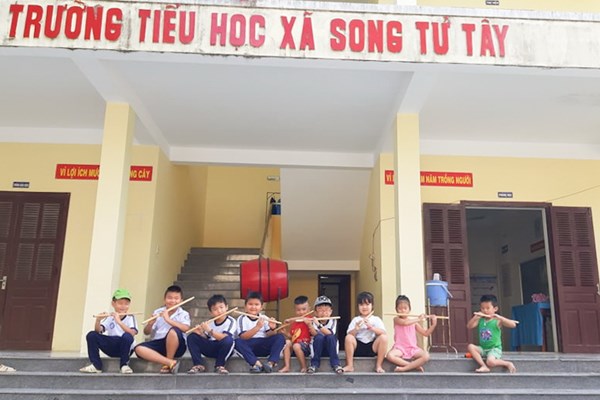 Tết Trung thu nơi đầu sóng - Anh 1