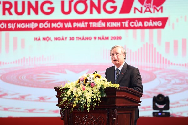 70 năm với sự nghiệp đổi mới và phát triển kinh tế của Đảng - Anh 1