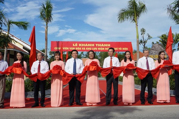 Khánh thành công viên văn hóa và khu lưu niệm nhà thơ Tố Hữu - Anh 1