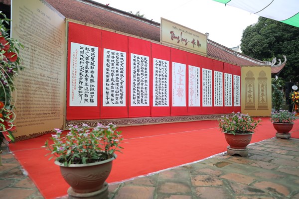 Triển lãm thư pháp Thăng Long - Hà Nội cuốn hút  người xem - Anh 8