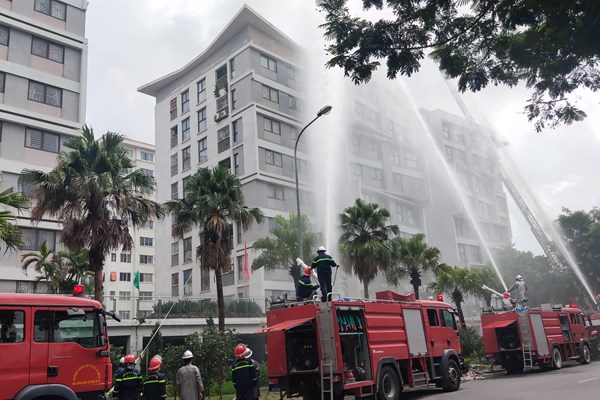 Công an huyện Gia Lâm diễn tập phương án chữa cháy và cứu nạn, cứu hộ năm 2020 - Anh 1