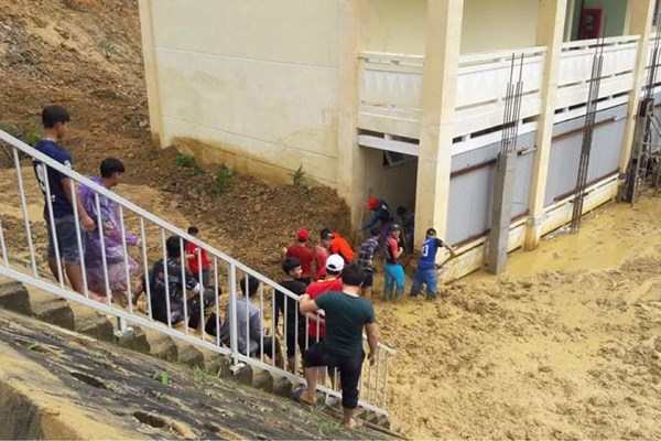 Quảng Nam: Mưa lớn, cảnh báo lũ quét gây sạt lở đất, ngập úng - Anh 2