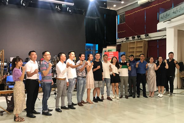 Chung kết cuộc thi Tiếng hát công nhân năm 2020: Cháy hết mình cho những đam mê - Anh 2