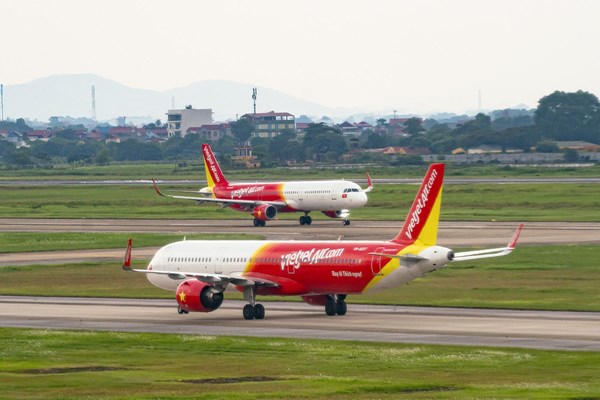 Mừng ngày Giải phóng Thủ đô, đặt vé 0 đồng bay cùng Vietjet - Anh 1